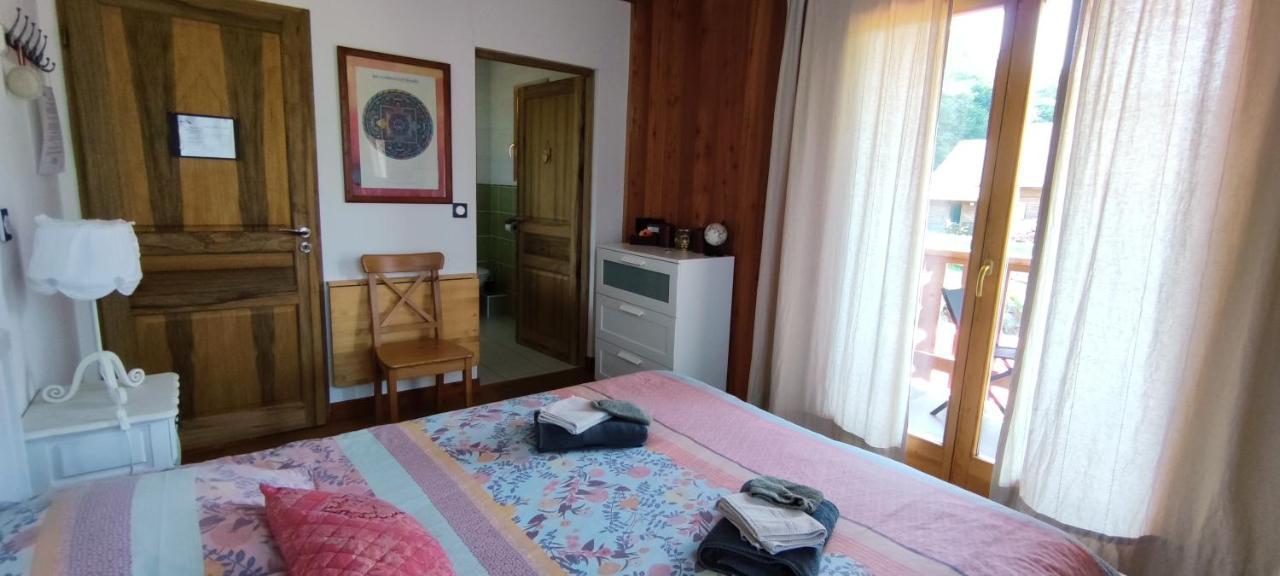 Maison D'Hotes Le Shorten Heches Buitenkant foto